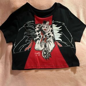 Super cute crop top Cruella Deville, short sleeve size extra-large, Jr